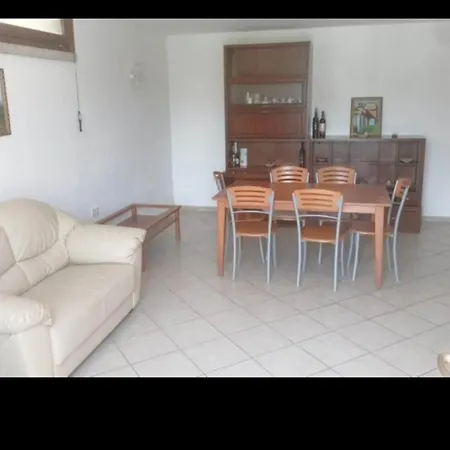 בית נופש San Teodoro Gioia Lu Lioni